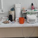 ADIYAMAN (PHA) - 6 Şubat 2023 depremlerinde enkazdan sağ kurtulan ve yüzde 86 engelli raporu bulunan 63 yaşındaki Rahime Karabiber, Adıyaman’daki K-2 konteyner kentte yaşadığı sağlık ve barınma sorunlarını anlatarak yetk...