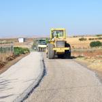 ADIYAMAN (PHA) - Adıyaman İl Özel İdaresi, 2025 yılı yatırım programı kapsamında kırsal bölgelerde ulaşım altyapısını güçlendirme çalışmalarına hız kesmeden devam ediyor.