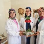 ADIYAMAN (PHA) - Fatma Didar YILDIRIM - Adıyaman Belediyesi bünyesinde faaliyet gösteren Fatih Kadın ve Gençlik Merkezi’nde (ADIMEK) eğitim alan Medine Küçükkaya ve Fatma Değirmenci, kursiyer olarak başladıkları serüveni...