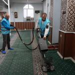 ADIYAMAN (PERRE) - Şeriban ÖZÇAKMAK - Adıyaman Belediyesi Temizlik İşleri Müdürlüğü ekipleri, kent genelindeki cami ve mescitlerde düzenli temizlik çalışmaları yürütüyor.