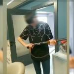 MALATYA (PHA) - Malatya’da, polis ekipleri tarafından sosyal medya üzerinden silah teşhiri yaptığı belirlenen 29 adrese eş zamanlı düzenlenen baskında çok sayıda silah ele geçirilirken, 29 şüpheli gözaltına alındı.