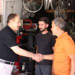 MALATYA (PHA) - Malatya Esnaf ve Sanatkarlar Odaları Birliği (MESOB) Başkanı Şevket Keskin, Yeşilyurt ilçesinin Dilek Mahallesi'nde iş yerlerinde esnaflarla bir araya gelerek onların sorunlarını ve taleplerini dinledi.