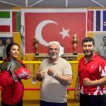 ADIYAMAN (PHA) - Gülbahar SÜNGÜ - Adıyamanlı genç sporcu Ayşe İkra Erdoğan, eylül ayında düzenlenecek Dünya Muaythai Şampiyonası’nda Türkiye’yi temsil etmeye hazırlanıyor.
