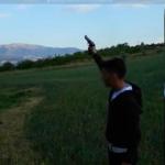 MALATYA (PHA) - Malatya’da, polis ekipleri tarafından sosyal medya üzerinden silah teşhiri yaptığı belirlenen 29 adrese eş zamanlı düzenlenen baskında çok sayıda silah ele geçirilirken, 29 şüpheli gözaltına alındı.