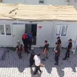 MALATYA (PHA) - Malatya’da, polis ekipleri tarafından sosyal medya üzerinden silah teşhiri yaptığı belirlenen 29 adrese eş zamanlı düzenlenen baskında çok sayıda silah ele geçirilirken, 29 şüpheli gözaltına alındı.