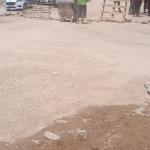 ADIYAMAN (PHA) - Adıyaman’ın Gölbaşı ilçesinde, mahalle sakinleri toz nedeniyle yaşadıkları sağlık sorunlarını protesto etmek amacıyla bir caddeyi trafiğe kapattı.