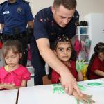 ADIYAMAN (PHA) - Mustafa KAMIŞ - Kahta Belediye Başkanı Mehmet Can Hallaç, 2025-2026 eğitim-öğretim yılının başlaması dolayısıyla ilçedeki okulları ziyaret ederek öğrencilerle bir araya geldi.