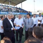 ADIYAMAN (PHA) - Mustafa KAMIŞ – Kahta Belediyesi’nin öncülüğünde hayata geçirilen Yaz Spor Okulları kapsamında, ilçede spor eğitimi alan çocuklara yönelik forma dağıtım etkinliği düzenlendi.
