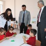 ADIYAMAN (PHA) - Mustafa KAMIŞ - Kahta Belediye Başkanı Mehmet Can Hallaç, 2025-2026 eğitim-öğretim yılının başlaması dolayısıyla ilçedeki okulları ziyaret ederek öğrencilerle bir araya geldi.