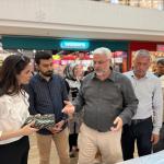 ADIYAMAN (PHA) - Şeriban ÖZÇAKMAK – Adıyaman Valiliği’ne bağlı Aile Destek Merkezi (ADEM) tarafından kentteki bir alışveriş merkezinde düzenlenen el emeği ürünler sergisi, ziyaretçilerin ilgisini çekerken, sergiye AK Par...