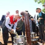 ADIYAMAN (PERRE) - Adıyaman'ın Gölbaşı ilçesinde, Türk mutfağının vazgeçilmez ürünleri arasında yer alan ve asırlardır sofralara lezzet katan firik bulgurunda hasat başladı.