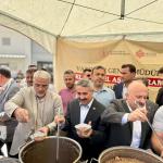 ADIYAMAN (PHA) - Murat KAYIŞ – Vakıflar Genel Müdürlüğü tarafından düzenlenen geleneksel aşure programı, Adıyaman’da Cuma Namazı çıkışında vatandaşların yoğun ilgisiyle gerçekleştirildi.