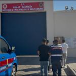 ADIYAMAN (PHA) - Adıyaman’ın Kahta ilçesinde, jandarma ekipleri tarafından uyuşturucu satıcılarına yönelik düzenlenen operasyonda gözaltına alınan 6 şüpheliden 4’ü tutuklandı.