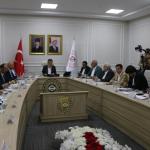 ADIYAMAN (PHA) - Tarım ve Orman Bakanı İbrahim Yumaklı, bir dizi ziyaret ve tören kapsamında geldiği Adıyaman’da, Valilik Toplantı Salonu’nda düzenlenen “Adıyaman Tarım-Orman Sektör Toplantısı”nda bölgedeki üreticiler, ç...
