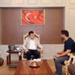 ADIYAMAN (PHA) - Adıyaman Valiliği tarafından sürdürülen halk buluşmaları kapsamında, toplumun farklı kesimlerinden vatandaşlar bir kez daha valilik makamında ağırlanarak sorunlarını ve taleplerini doğrudan iletme imkânı...