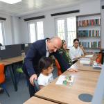 ADIYAMAN (PHA) - Adıyaman’ın Samsat ilçesinde yapımı tamamlanan ve hizmete sunulan Samsat Halk Kütüphanesi, düzenlenen ziyaret programıyla kamuoyuna tanıtıldı.