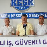 ADIYAMAN (PHA) - Murat KAYIŞ - KESK Adıyaman İl Temsilciliği’nde düzenlenen basın açıklamasında, yedinci dönem toplu sözleşme sürecine ilişkin değerlendirmelerde bulunan SES Adıyaman Şubesi Başkanı İbrahim Halil Aydın, k...
