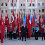 ADIYAMAN (PHA) - Murat KAYIŞ - İlköğretim Haftası törenlerle kutlandı, deprem sonrası yeniden inşa edilen okullarda ilk ders heyecanı yaşandı.