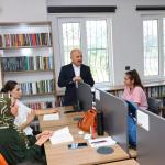ADIYAMAN (PHA) - Adıyaman’ın Samsat ilçesinde yapımı tamamlanan ve hizmete sunulan Samsat Halk Kütüphanesi, düzenlenen ziyaret programıyla kamuoyuna tanıtıldı.