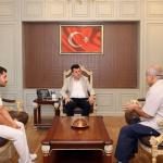 ADIYAMAN (PHA) - Adıyaman Valiliği tarafından sürdürülen halk buluşmaları kapsamında, toplumun farklı kesimlerinden vatandaşlar bir kez daha valilik makamında ağırlanarak sorunlarını ve taleplerini doğrudan iletme imkânı...
