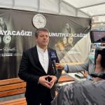 ADIYAMAN (PERRE) - (Behçet ATABEK) - Adıyaman Belediyesi, 6 Şubat 2023 depremlerinin üçüncü yıl dönümünde, yaşanan büyük acıları ve o gün ortaya çıkan dayanışmayı ölümsüzleştirmek amacıyla Kent Meydanı'nda "anı ve kayıt...