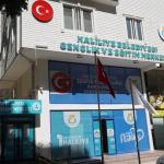 ŞANLIURFA (PHA) - Şanlıurfa Haliliye Belediyesi’nin "Yediden Yetmişe Her Kesimden Vatandaşın Hayatına Dokunma" parolasıyla yürüttüğü sosyal ve kültürel çalışmalar kapsamında açtığı hobi ve eğitim kursları yoğun ilgi görü...