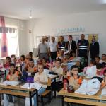 ADIYAMAN (PHA) - Adıyamanlılar Vakfı tarafından Yahya Kemal İlkokulu’nda öğrenim gören yaklaşık 150 öğrenciye kırtasiye yardımı yapıldı.