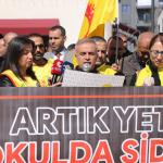 ADIYAMAN (PERRE) - Şeriban ÖZÇAKMAK-Berfin GÜRBÜZ - Eğitim-Sen Adıyaman Şubesi, İstanbul'da bir lisede yaşanan ve bir öğretmenin hayatını kaybettiği bıçaklı saldırıya tepki göstermek amacıyla kent meydanında basın açıkla...