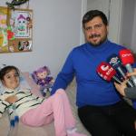 ADIYAMAN (PERRE) - Şeriban ÖZÇAKMAK-Sibel TURAN - Adıyaman'ın Gölbaşı ilçesinde yaşayan SMA Tip-1 hastası 10 yaşındaki İkranur Alsat'ın Dubai'de uygulanacak gen tedavisi için başlatılan Adıyaman Valiliği onaylı yardım ka...