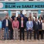 ADIYAMAN (PERRE) - Sibel TURAN-İl Millî Eğitim Müdürü Ali Tosun, Adıyaman Bilim ve Sanat Merkezi'nde (BİLSEM) Çapa Fen Lisesi iş birliğiyle yürütülen "İnsansız Hava Aracı (İHA) Tasarım ve Yapım Kursu"nu ziyaret etti.
