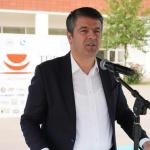 ADIYAMAN (PHA) - Adıyaman Belediye Başkanı Abdurrahman Tutdere, sabah saatlerinde evine düzenlenen baskınla polis ekipleri tarafından gözaltına alındı.