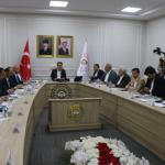 ADIYAMAN (PHA) - Tarım ve Orman Bakanı İbrahim Yumaklı, bir dizi ziyaret ve tören kapsamında geldiği Adıyaman’da, Valilik Toplantı Salonu’nda düzenlenen “Adıyaman Tarım-Orman Sektör Toplantısı”nda bölgedeki üreticiler, ç...