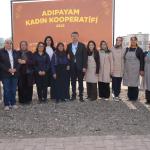 ADIYAMAN (PERRE) - Şeriban ÖZÇAKMAK - Adıyaman Belediyesi'nin Yenimahalle'deki 10 dönümlük üretim alanında yetiştirilen sebzelerin hasadı başladı.