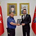 ADIYAMAN (PHA) - Adıyaman İl Emniyet Müdürlüğü kadrosunda görev yaparken görev süresini tamamlayarak il dışına tayin olan rütbeli personeller için veda töreni düzenlendi.