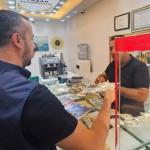 ADIYAMAN (PHA) - Adıyaman Emniyet Müdürlüğü’ne bağlı Besni İlçe Emniyet Müdürlüğü Toplum Destekli Polislik Büro Amirliği ekipleri tarafından, Besni ilçesinde faaliyet gösteren kuyumcu esnafına yönelik bilgilendirme çalış...