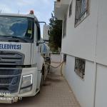 ADIYAMAN (PHA) - Mustafa İLİK - Adıyaman’ın Alitaşı Mahallesi’nde yaklaşık iki aydır devam eden su kesintileri, vatandaşları Adıyaman Belediyesi’ne ait su tankerleriyle su temin etmeye zorladı.