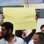 ADIYAMAN (PERRE) - Şeriban ÖZÇAKMAK - Adıyaman'da tütün alımının durdurulmasına tepki gösteren üreticiler, Meydan Camii önünde toplanarak hükümete, muhtarlara, Ziraat Odası'na ve tütün firmalarına seslendi.