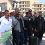 ADIYAMAN (PERRE) - Şeriban ÖZÇAKMAK - Adıyaman'da tütün alımının durdurulmasına tepki gösteren üreticiler, Meydan Camii önünde toplanarak hükümete, muhtarlara, Ziraat Odası'na ve tütün firmalarına seslendi.