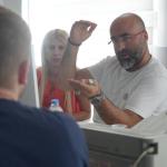 ADIYAMAN (PHA) - Adıyaman Belediyesi, üniversiteye hazırlanan gençleri sınav sürecinde yalnız bırakmadığı gibi tercih döneminde de desteklemeye devam ediyor.