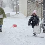 ADIYAMAN (PERRE) - Şeriban ÖZÇAKMAK - Adıyaman'ın Gerger ilçesinde etkili olan kar yağışı ve okulların tatil edilmesiyle çocuklar, soğuk havaya rağmen sokaklara çıkarak kar üzerinde gönüllerince eğlendi.