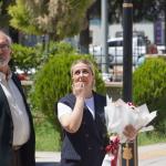 ADIYAMAN (PHA) - Murat KAYIŞ - İçişleri Bakanlığı’nın kararıyla göreve iade edilen Başkan Abdurrahman Tutdere, belediye binasında coşkulu bir karşılama ile görevine başladı.