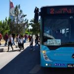 ADIYAMAN (PHA) - Gülbahar SÜNGÜ - Adıyaman Belediyesi, Yükseköğretim Kurumları Sınavı (YKS) dolayısıyla kent merkezinde sınava giren öğrencilere ücretsiz ulaşım desteği sundu.