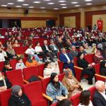 ADIYAMAN (PERRE) - Şeriban ÖZÇAKMAK - Adıyaman Valiliği Konferans Salonu'nda düzenlenen "Türkülerimiz ve Biz" Türk Halk Müziği Konseri, sanatseverlere duygu dolu bir gece yaşattı.