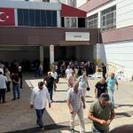 ADIYAMAN (PHA) - Murat KAYIŞ – Diyarbakır’ın Eğil ilçesinde sağlık çalışanlarını taşıyan minibüsün devrilmesi sonucu yaşamını yitiren Psikolog Meryem Ege ile Hemşire Gülşen Ayğün, memleketleri Adıyaman’da gözyaşları aras...