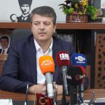 ADIYAMAN (PHA) - Murat KAYIŞ - İçişleri Bakanlığı’nın kararıyla göreve iade edilen Başkan Abdurrahman Tutdere, belediye binasında coşkulu bir karşılama ile görevine başladı.