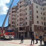 ADIYAMAN (PERRE) - Sibel TURAN-Besni Belediyesi bünyesine kazandırılan 40 metrelik yeni merdivenli itfaiye aracı için düzenlenen 5 günlük kapsamlı eğitim programı gerçeğini aratmayan yangın ve kurtarma tatbikatıyla tamam...