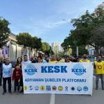 ADANA (PERRE) - (Murat KAYIŞ) - KESK Adıyaman Şubeler Platformu, 2026 bütçe görüşmeleri öncesi ekonomik şartlara ve bütçe politikalarına yönelik itirazlarını dile getirmek amacıyla Adana'da düzenlenen bölge mitingine kat...