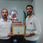 ADIYAMAN (PHA) - Genç Nesiller Derneği Genel Başkanı Hasan Nusret Düşük, kurucusu olduğu derneğin Kahta İlçe Başkanlığı görevine getirilen Nurullah Çelik’e plaket takdim etti.