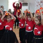 ADIYAMAN (PERRE) - Şeriban ÖZÇAKMAK - Adıyaman Belediyesi kreşlerinde minik öğrenciler, şiir ve gösterilerle Cumhuriyet coşkusunu yaşattı.