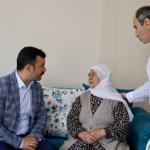 ADIYAMAN (PERRE) - Sibel TURAN-Kahta Kaymakamı Muhammed Üsame Soysal, anneler günü dolayısıyla şehit annelerine ziyarette bulundu.